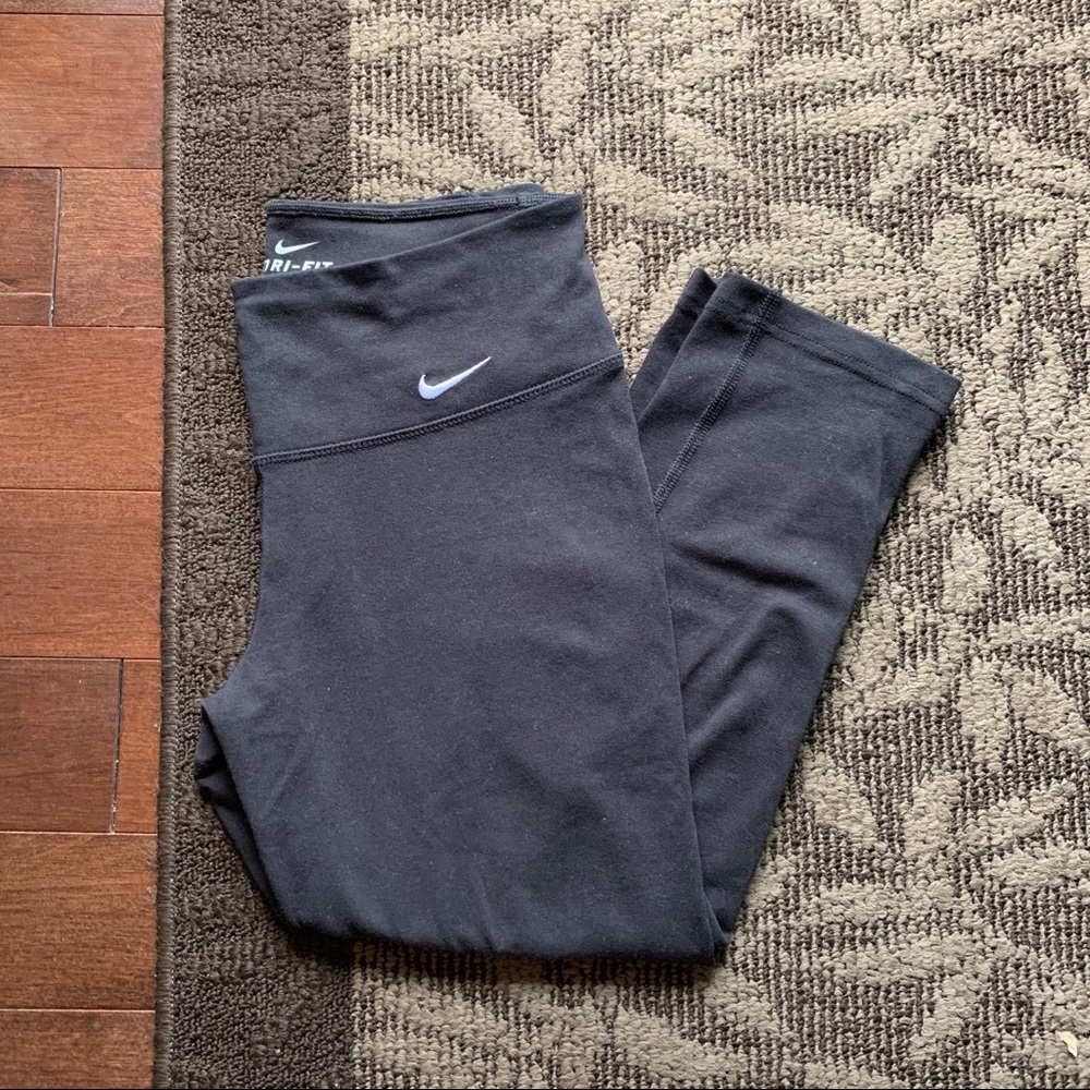 Nike dri fit capri crop leggings (cotton)